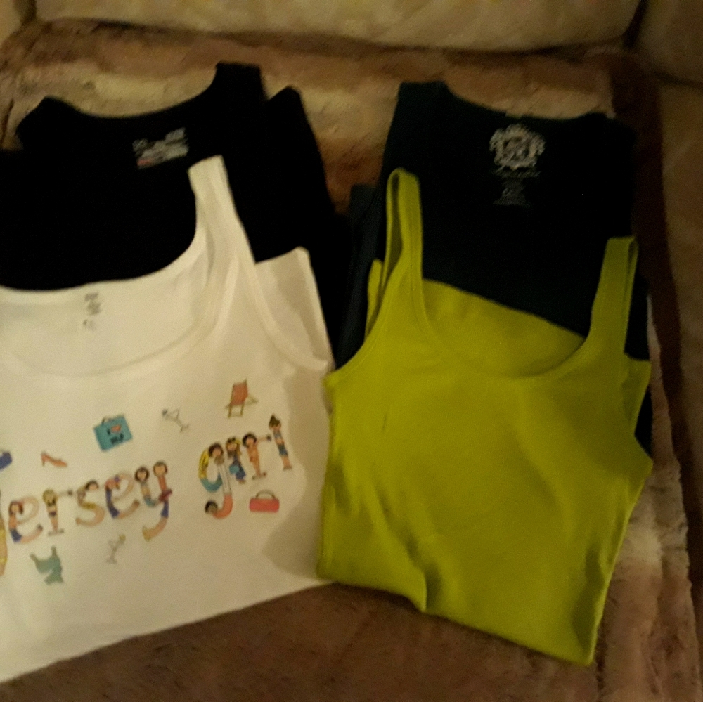 Junior tank tops